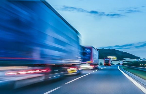 Driving Efficiency and Savings: 10 Methods to Master Fleet Management and Optimize Cost